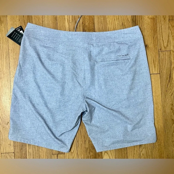 Travis Mathew Buff Buddy Unlined Gray Board Shorts /Swim Shorts - Picture 4 of 6